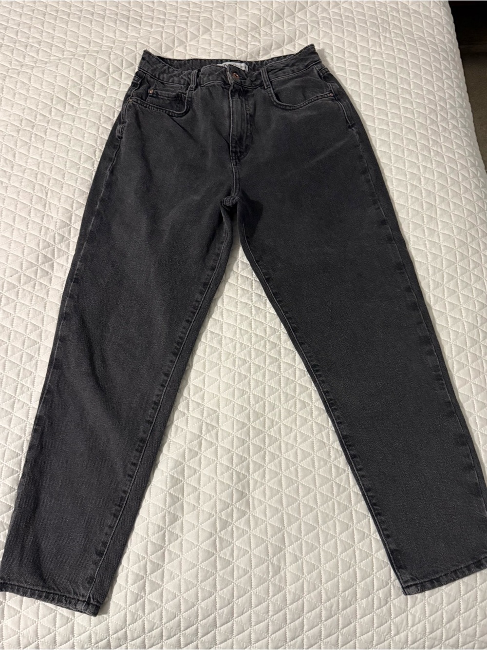 Zara Women’s Black Relaxed Straight Jeans